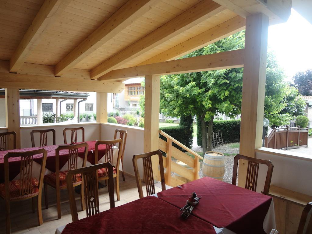 צ'מברה Hotel Al Caminetto מראה חיצוני תמונה